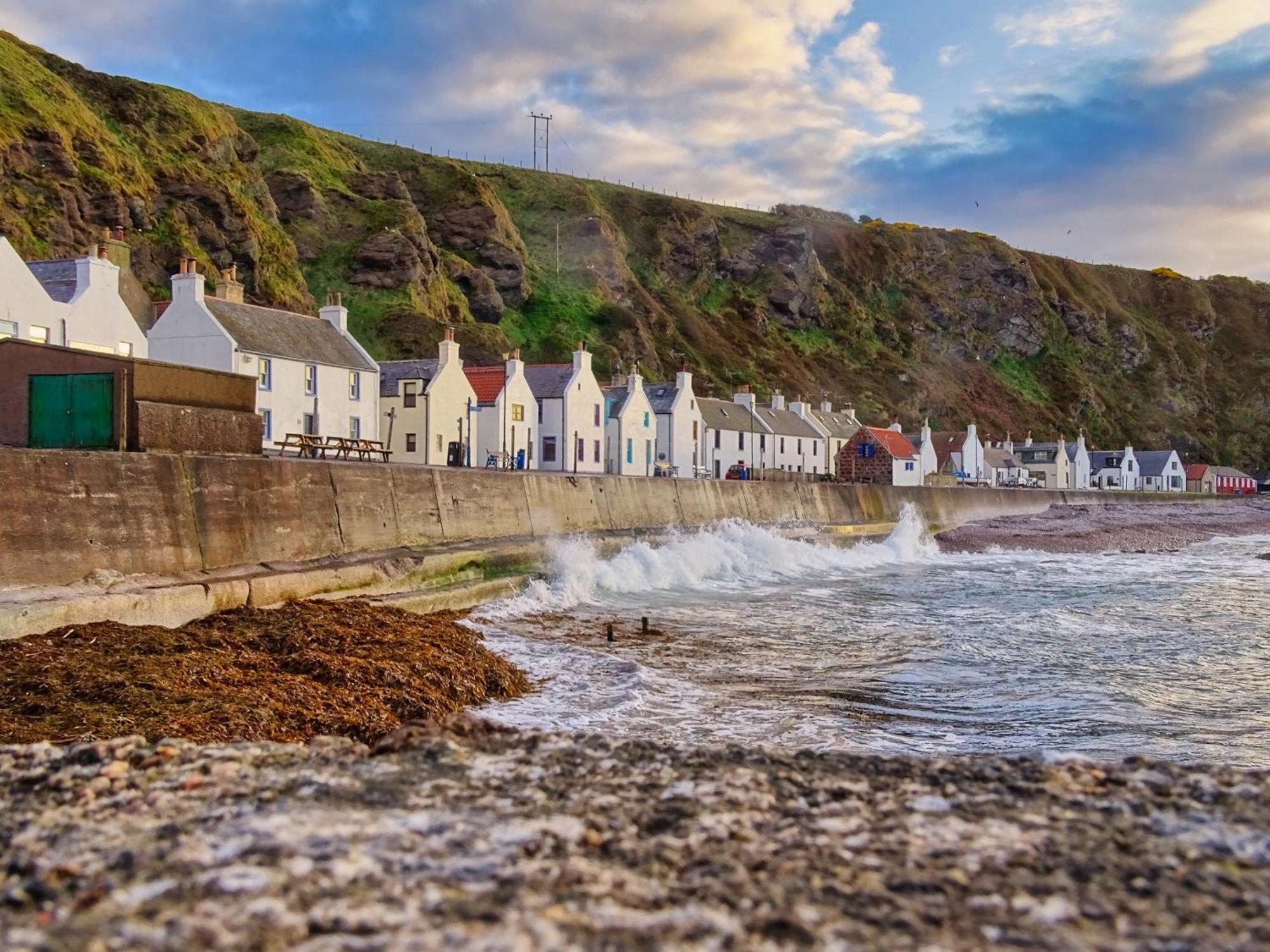 The Pennan Inn Экстерьер фото